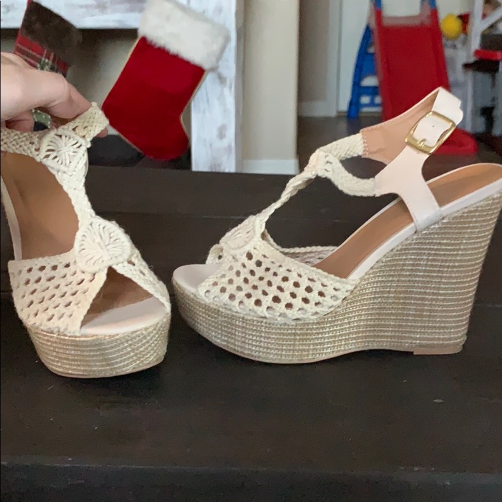 Summer wedges